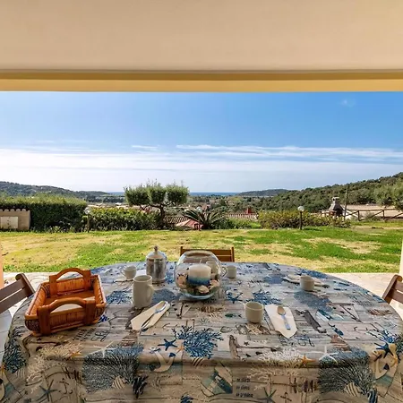 Apartment Haus Mit Panoramablick In In Natuerlicher Umgebung Chia